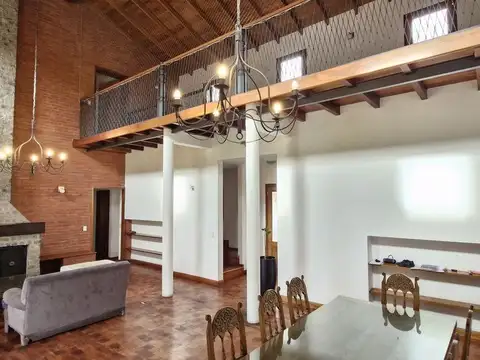Casa 6 ambientes con 3 baños