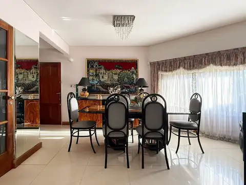 VENTA CASA 4 AMBIENTES HURLINGHAM PILETA