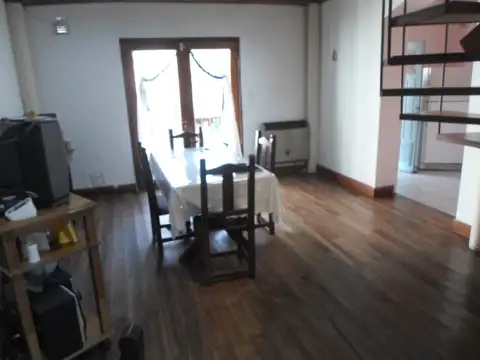 IMPECABLE CASA EN PH DE 3 DORMITORIOS - ACEPTO MONOAMBIENTE EN PARTE DE PAGO - GARAGE -