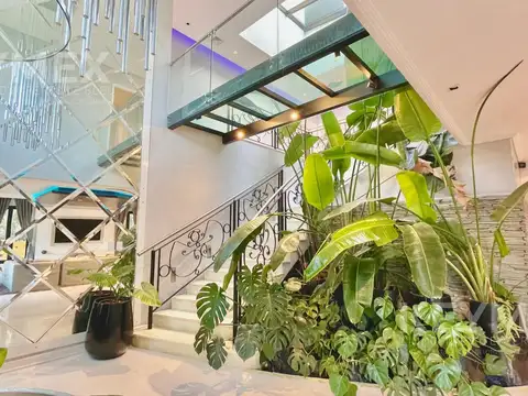 Casa en alquiler en barrio cerrado El Yacht, 4 habitaciones, amarra al agua