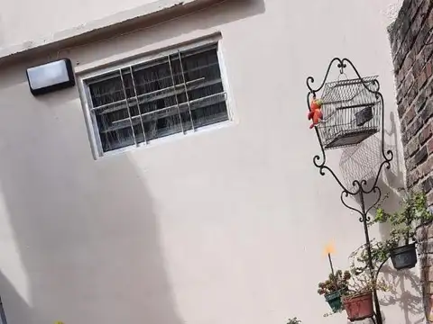 Casa en venta a reciclar apta a crédito en Monte Grande