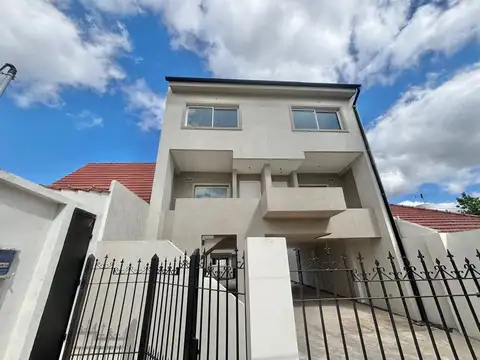 Dúplex a estrenar de 3 ambientes, balcon y cochera