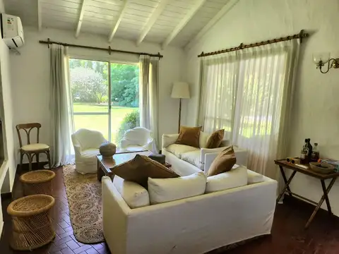 Casa en Alquiler con 5 cocheras
