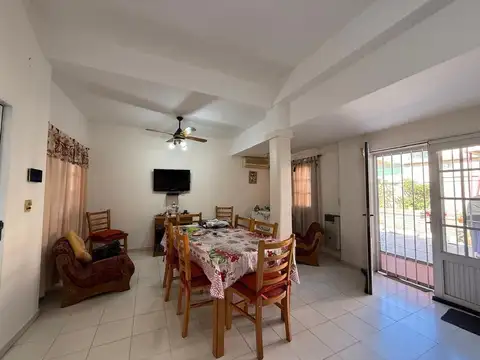 Casa 4 ambientes con 3 baños