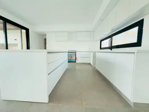 VENTA DE CASA EN ALTOS DE CAMPO GRANDE - PILAR
