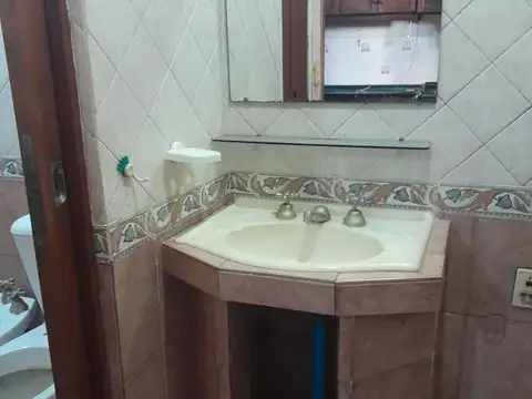 Alquiler Dos ambientes en Planta baja.Villa Tesei.Hurlingham