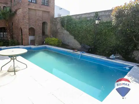 Casa 7 ambientes con 4 baños