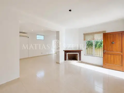 Depto Tipo Casa en Venta en Castelar Norte, USD 145.000