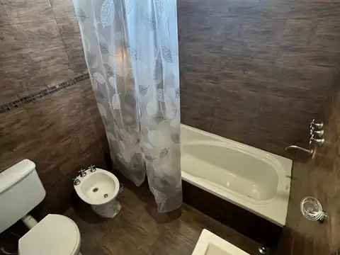 Depto Tipo Casa en Alquiler de 3 dormitorios