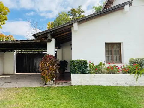 Casa 5 ambientes con 3 baños