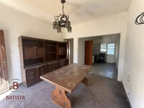 ¡VENDE! Casa en calle 30 e/ 44 y 45 - A REFACCIONAR