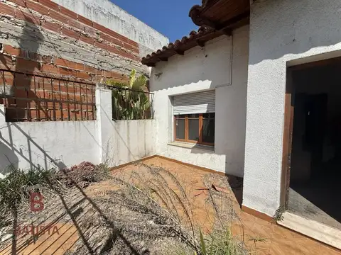 Casa 3 ambientes con 1 baño