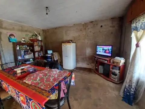 Casa 4 ambientes con 1 baño