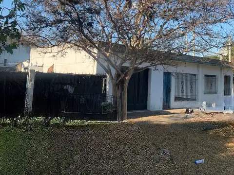VENTA DE CASA A REFACCIONAR DE 295MTS2