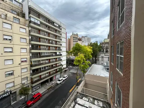 GRAN DEPARTAMENTO CON COCHERA