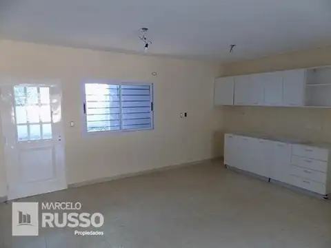 Depto Tipo Casa 4 ambientes con 2 baños