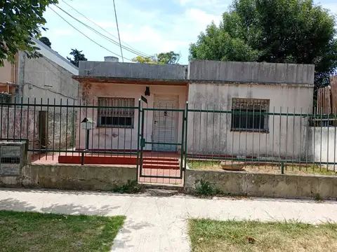 PH t casa al frente a refaccionar terreno 8,66x40