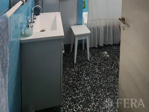 Venta casa 3 ambientes con cochera y jardín en Bernal