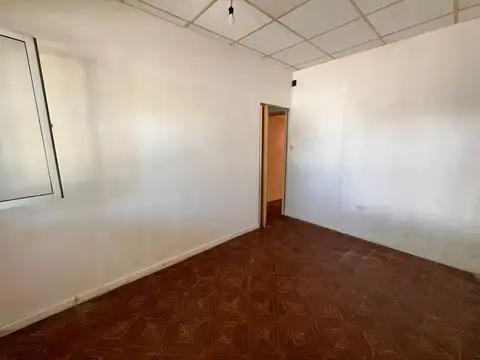 VENTA/CASA/3 DORMI/COCHERA/TODOS LOS SERVICIOS.