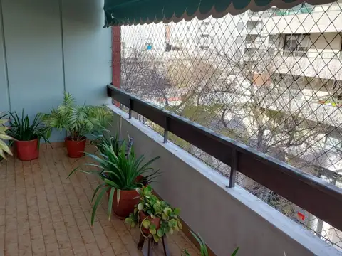 Excelente 2 AMB C/Balcon terraza y lavarropas