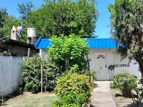 Casa en venta - 2 Dormitorios 1 Baño - Florencio Varela