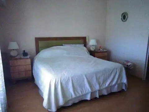 VENTA DE CASA EN SAN JUSTO! EN 3 PLANTAS UNICA! , A MEDIA CUADRA DE INDART! 400M2 CUBIERTOS!