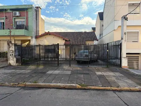 Arturo Illia 1200, Piso 0