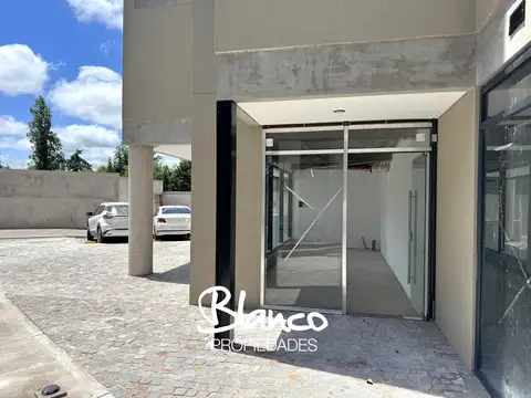 Local  en Venta en 46 Plaza, Pilar, G.B.A. Zona Norte