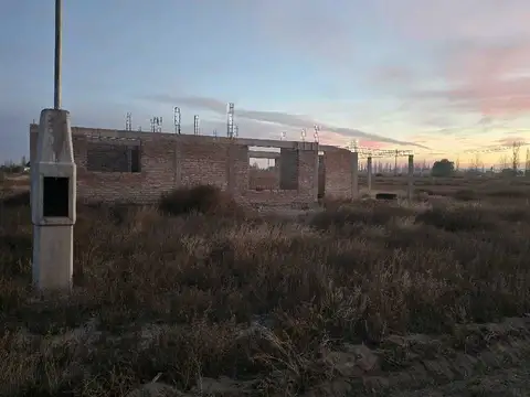 CASA EN VENTA EN OBRA EN LAS CALANDRIAS