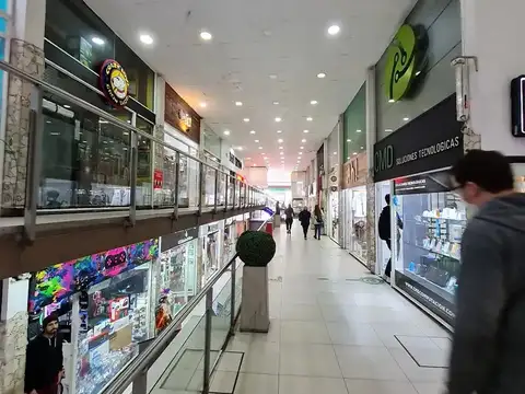 ALQUILER – LOCAL COMERCIAL EN GALERÍA – IMPECABLE ESTADO