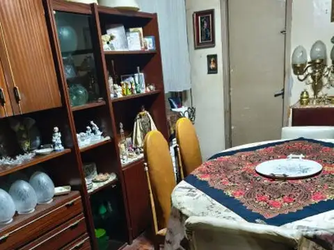 Depto Tipo Casa en Venta en Villa del Parque, USD 124.000