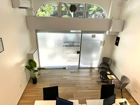 Local comercial en venta- dos pisos dos baños! sobre Avenida- San Cristóbal/Balvanera