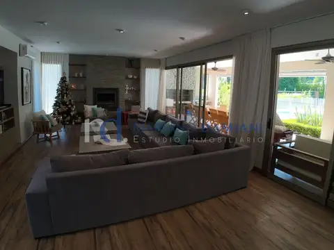 Casa en Venta con 1 cochera