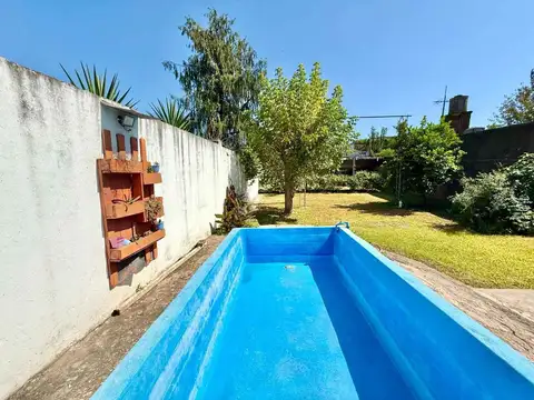 Casa 4 ambientes con 2 baños