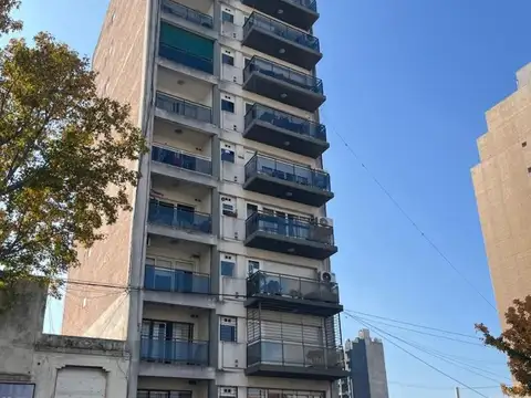 27 De Febrero 1400, Piso 2