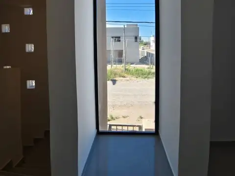 Casa en Alquiler en Neuquen, $ 2.500.000