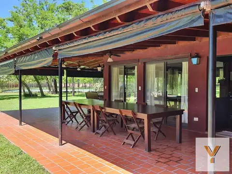 Quinta en Venta en Mercedes, USD 412.000