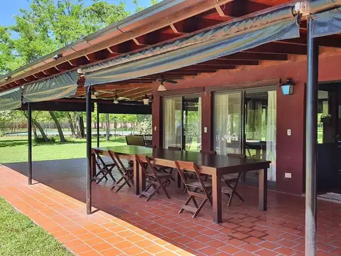 Quinta en Venta en Mercedes, USD 412.000