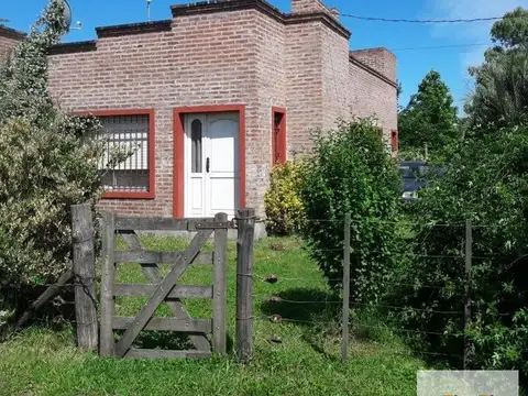 Casa  en venta - 3 dormitorios 1 baño - 175mts2 - Mercedes