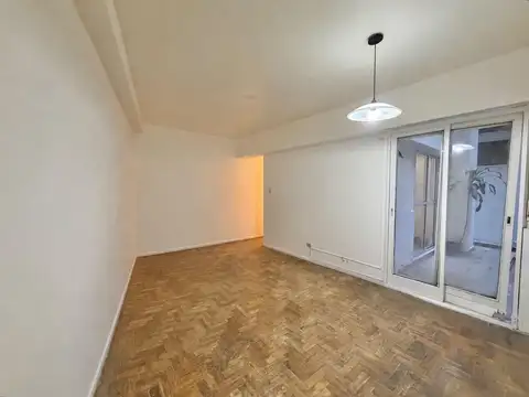 Amplio Dos Ambientes con Patio | Recoleta | A reciclar