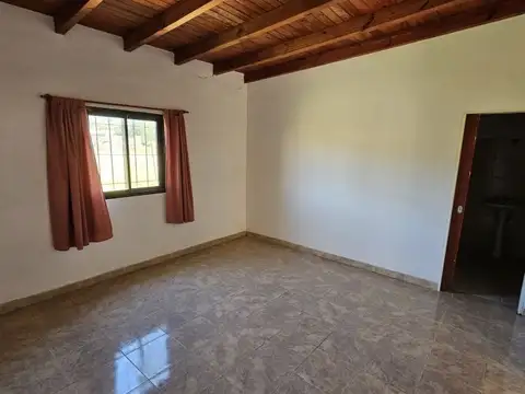 Complejo de 2 casas de 1 dormitorio sobre amplio terreno arbolado de 2600m2! Ideal para viviend...