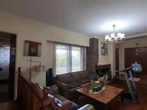 Cesareo B de Quirós al 3800