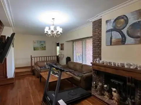 Casa quinta de 7 ambientes con pileta y quincho en Tortuguitas