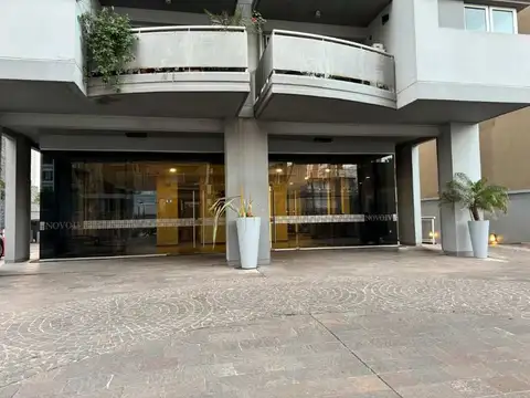 25 De Mayo 100, Piso 2