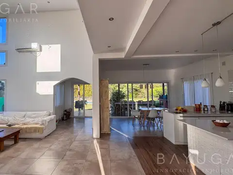 Venta - Casa en Club de Campo San Francisco - Lote Interno de 1200 m2