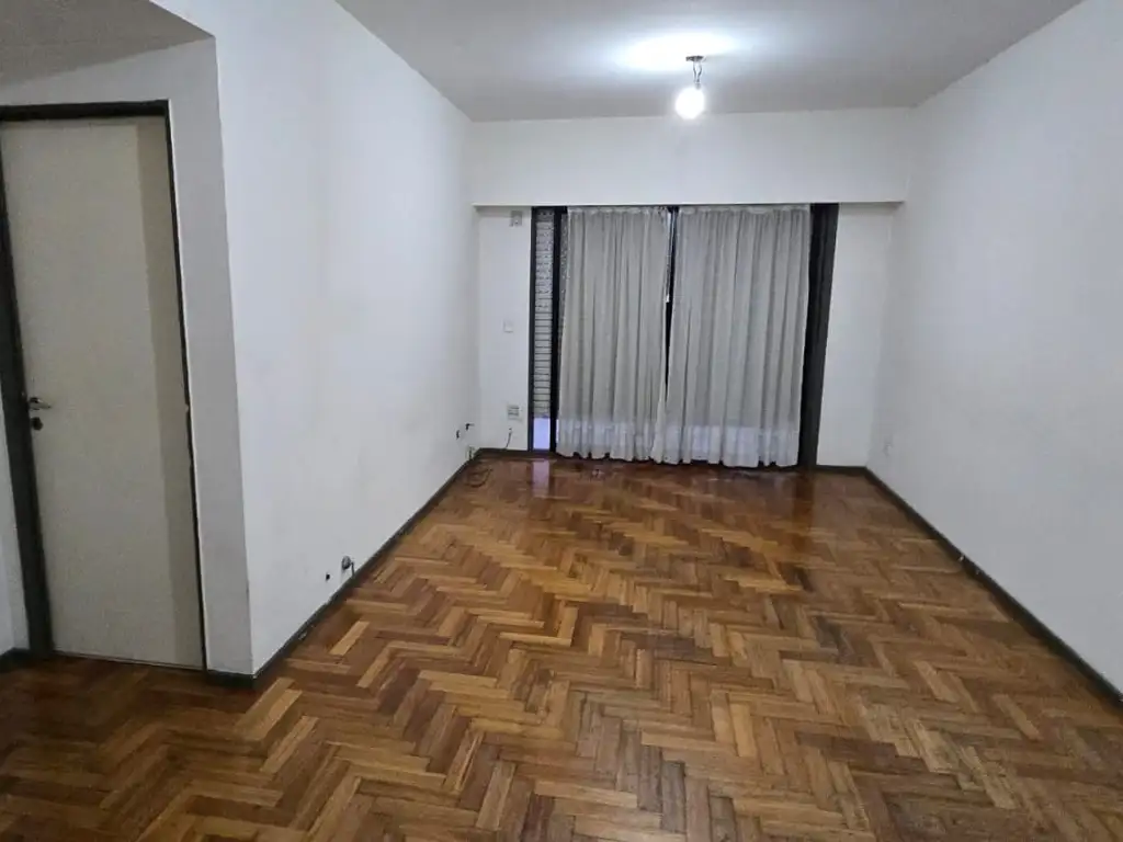 Florentino Ameghino 900, Piso 1