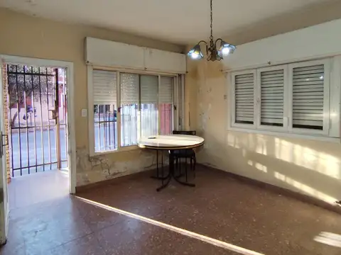 Casa en Venta en Isidro Casanova, USD 72.000