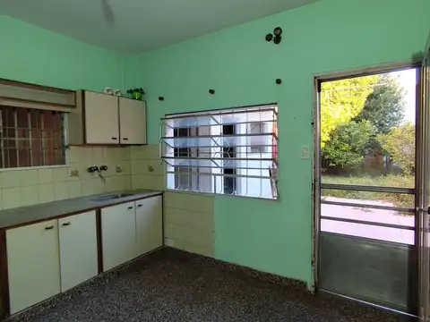 Casa 3 ambientes con 1 baño