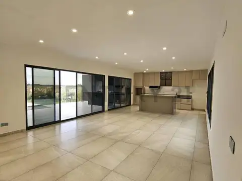Casa en venta ubicada en Naudir, Escobar ( Financiacion Directa )