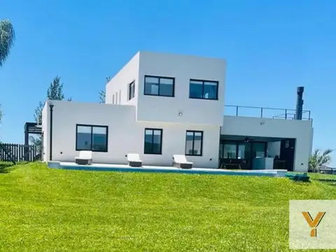 Casa en venta - 5 Dormitorios 3 Baños - Escobar